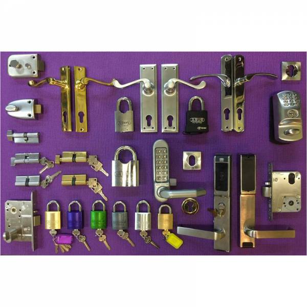   &raquo; Click to zoom ->